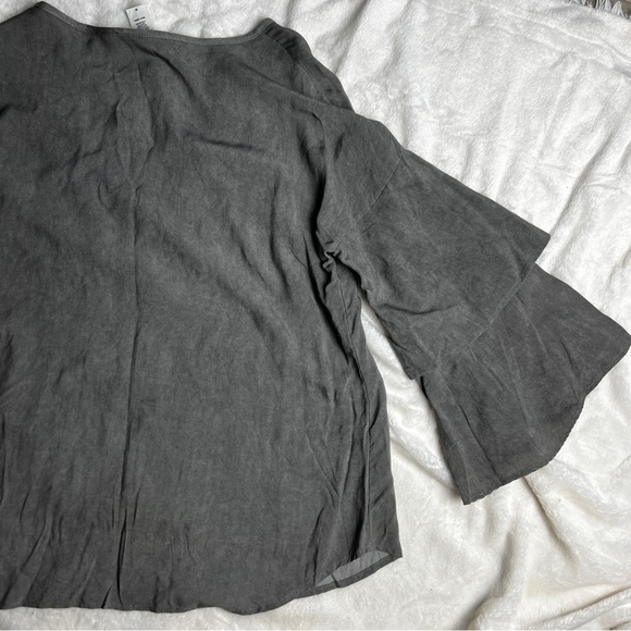 J Lee Bell Sleeve Boho Blouse Gray size Medium - Picture 4 of 4